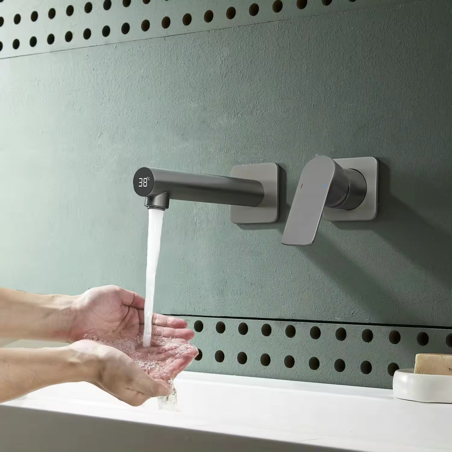 Grifo de baño Acqua para pared con pantalla de temperatura